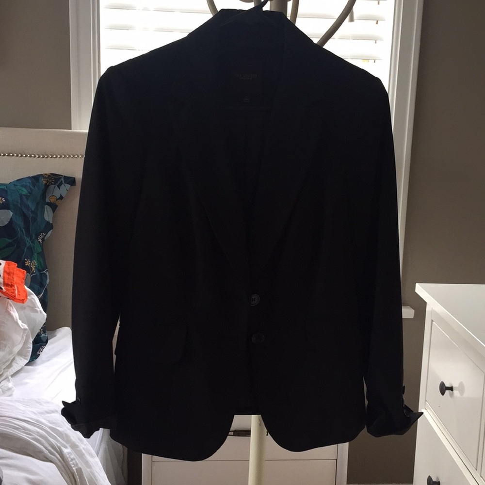 The Limited Collection black blazer.